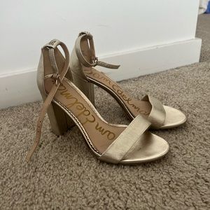 Sam Edelman gold shimmer heels. Size 7.5
Gold
Chunky heel
Platform 
Used